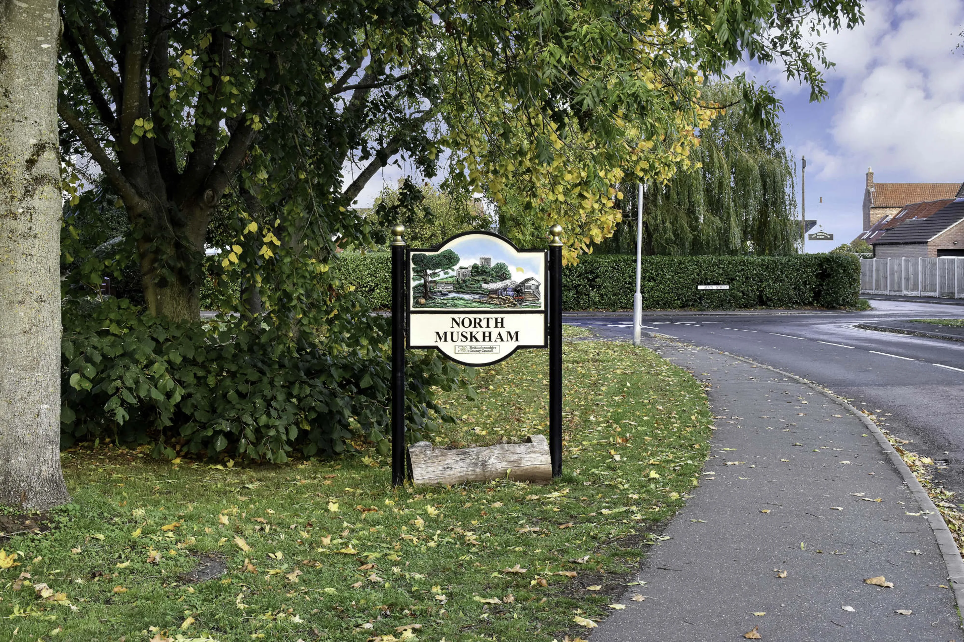 https://mr1.homeflow-assets.co.uk/files/media/image/0000/0000/19771e4259b0c3d41232715cdab793f9/North-Muskham-Area-Guide-2.jpg
