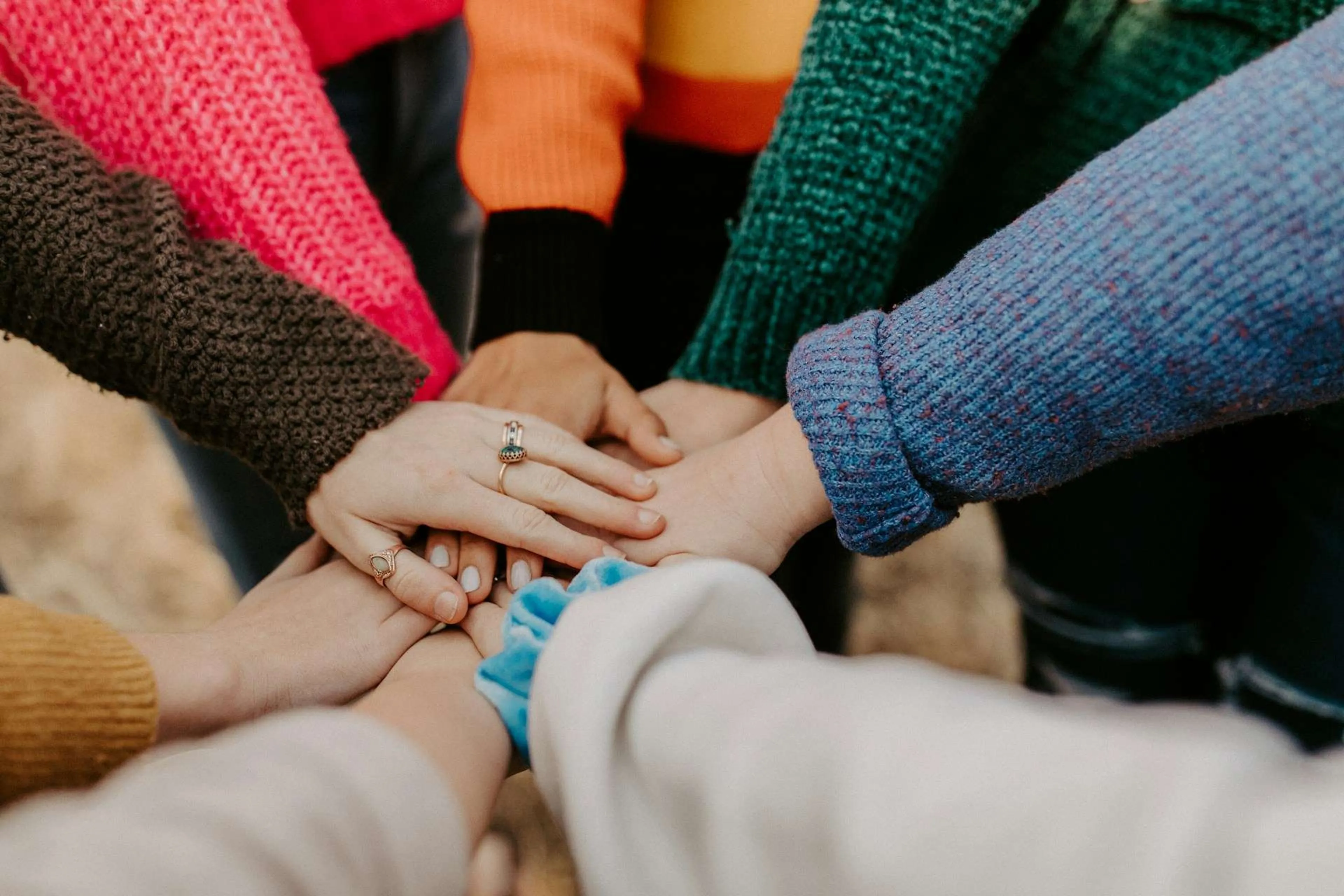 https://mr1.homeflow-assets.co.uk/files/media/image/0000/0000/37a862d7127f393fa8fe85fd9d4e336e/hannah-busing-Zyx1bK9mqmA-unsplash(1)-min.jpg