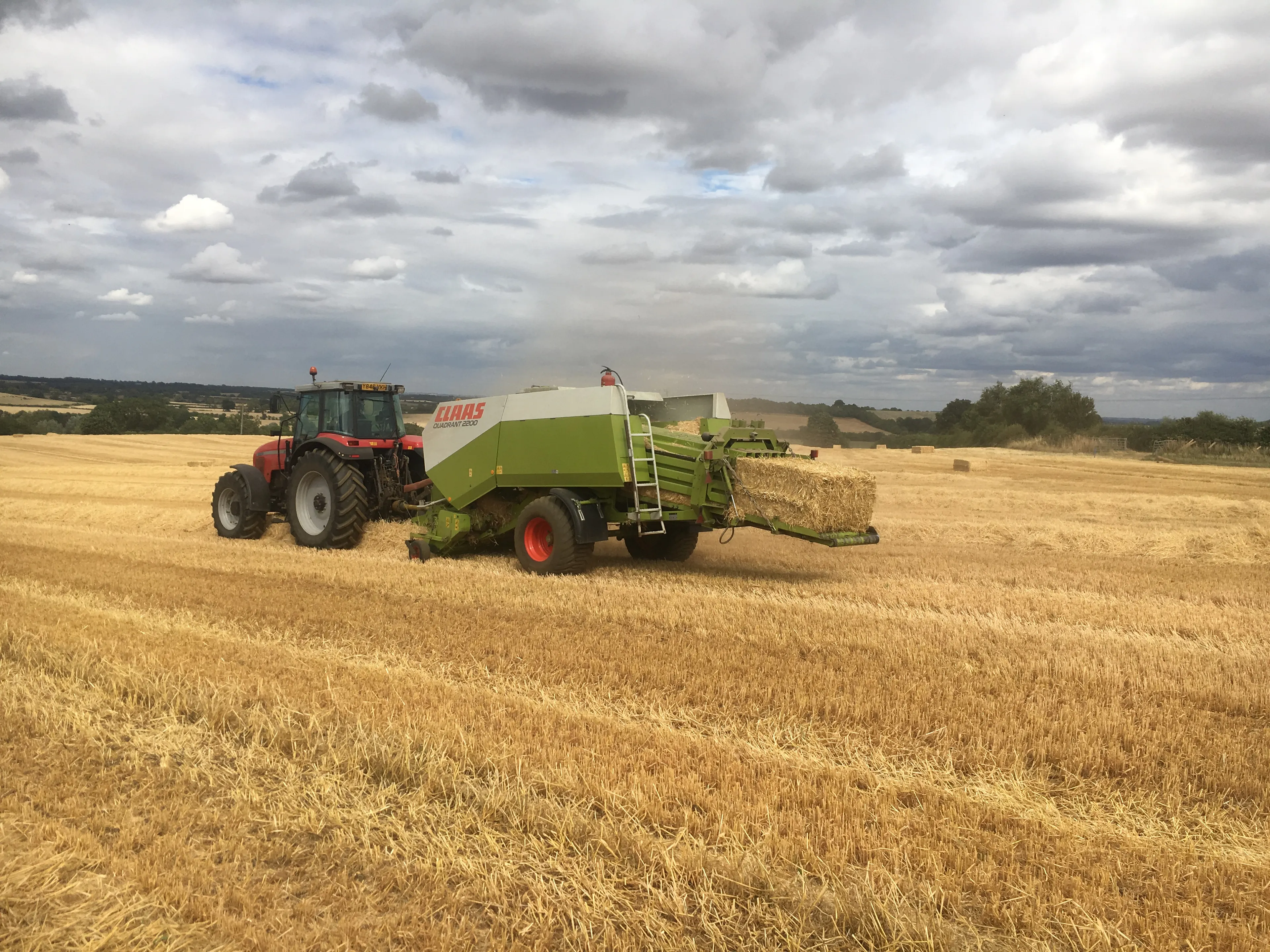 https://mr1.homeflow-assets.co.uk/files/media/image/0000/0000/44e1655a5c4d8be0ecba518b71fd68a0/Baling_2.JPG