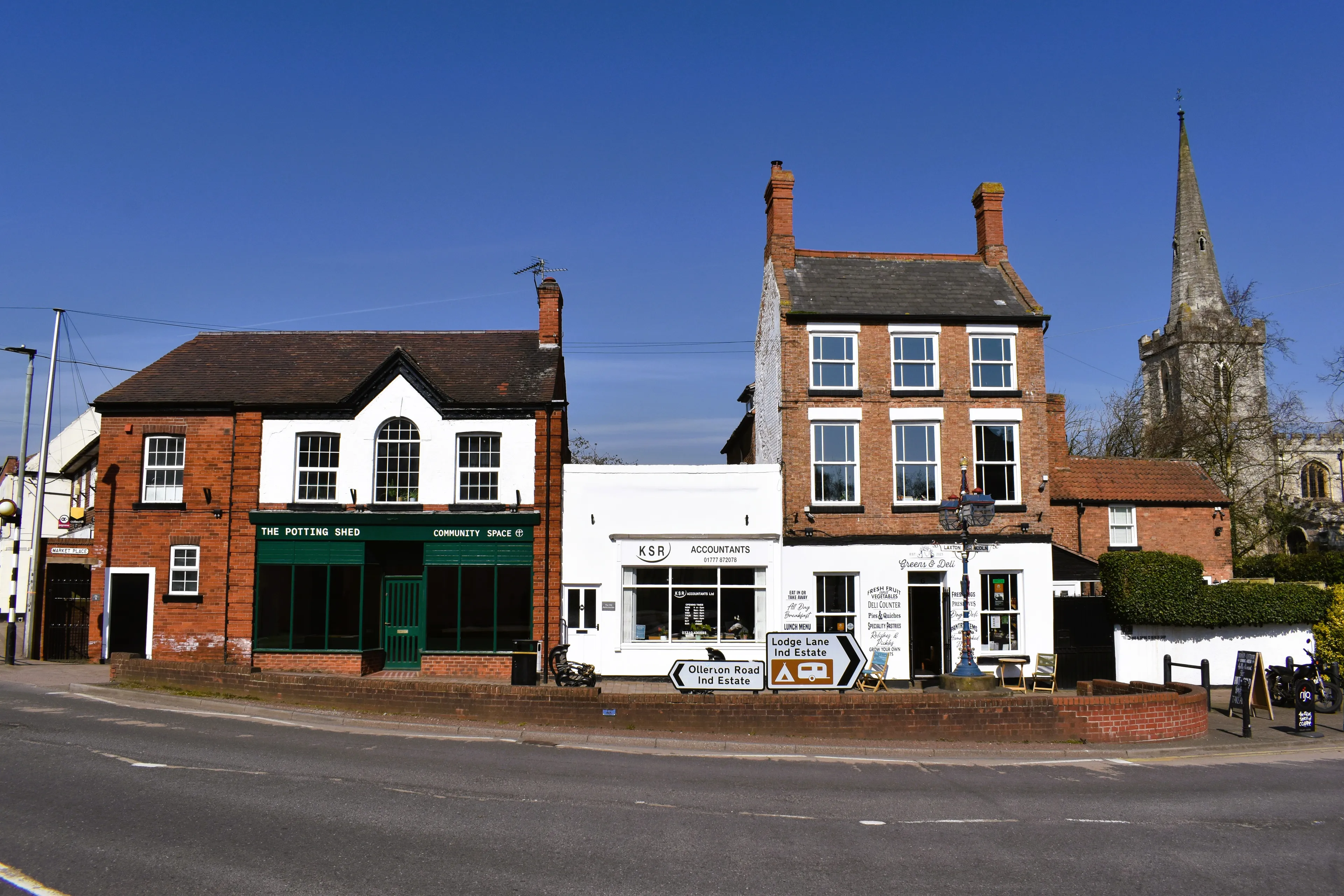 https://mr1.homeflow-assets.co.uk/files/media/image/0000/0000/4aafd3bd9c33822cf5783cd4b54c3114/Tuxford3.JPG