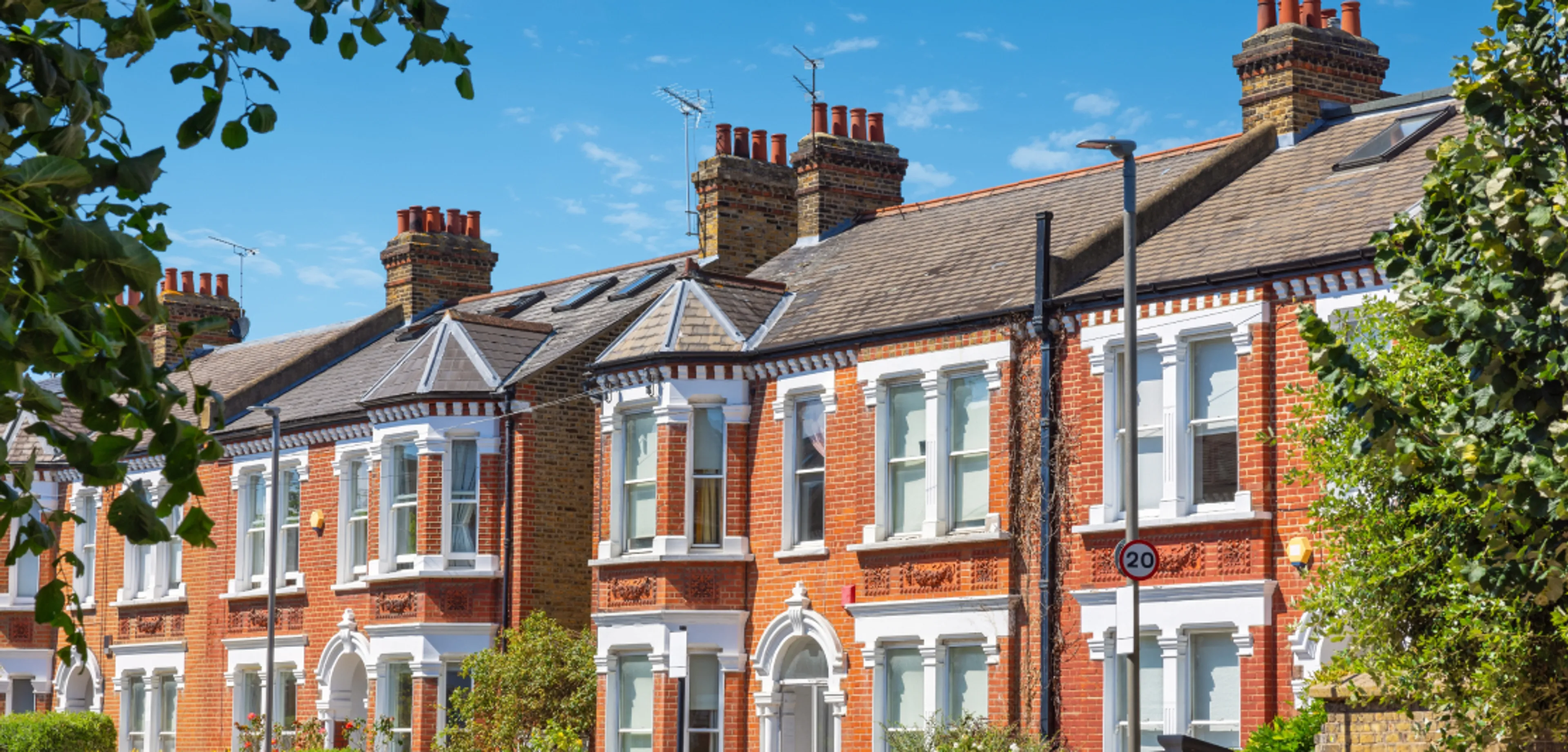 https://mr1.homeflow-assets.co.uk/files/media/image/0000/0000/5aa18bd49b57102d9c479cb83043fcfe/1115x535px-FulhamRoadbranch.jpg