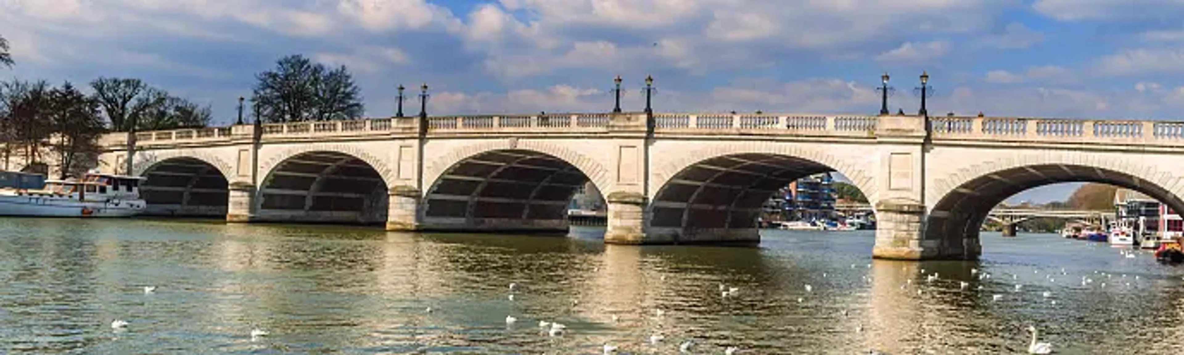 https://mr1.homeflow-assets.co.uk/files/media/image/0000/0000/6ffb8364be03f8b5895c8dd96090ba19/EastSheen2.jpg