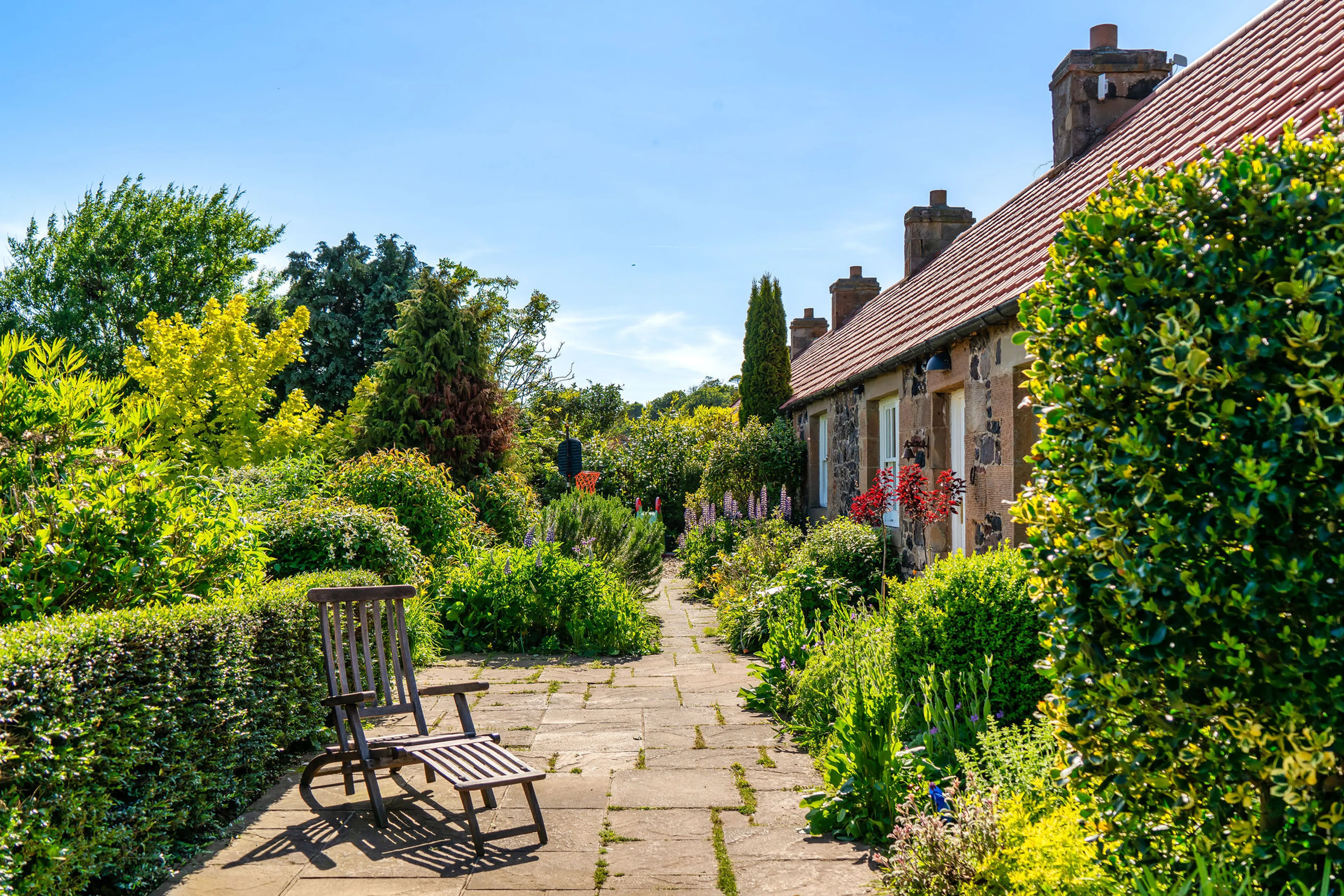 https://mr1.homeflow-assets.co.uk/files/media/image/0000/0000/7f9bb9dec0a96ab162493488b144ff11/exteriors_2Redside_Farm_Cottage-12.jpg