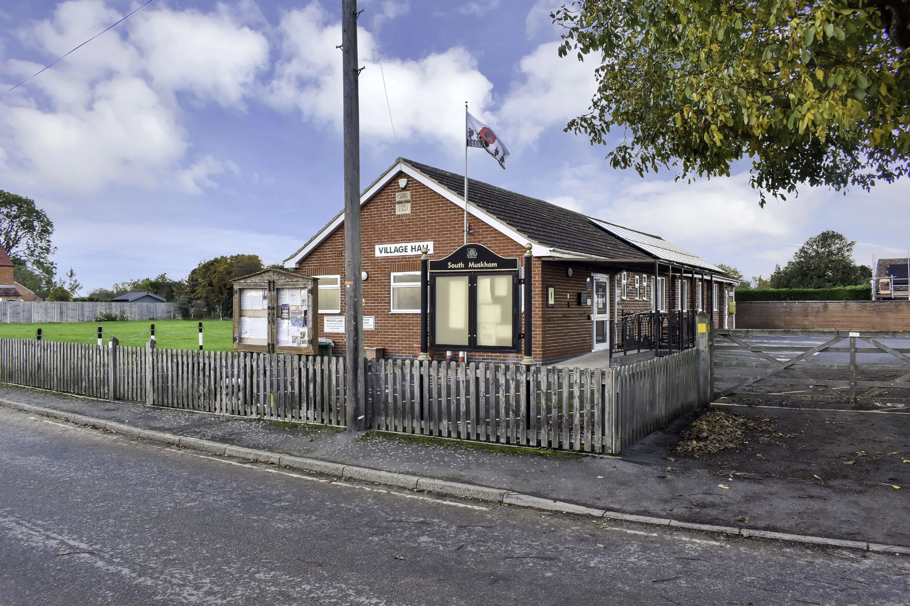 https://mr1.homeflow-assets.co.uk/files/media/image/0000/0000/ae9dd4415e8bb7d48733ae93d2605186/SouthMuskham2.jpg