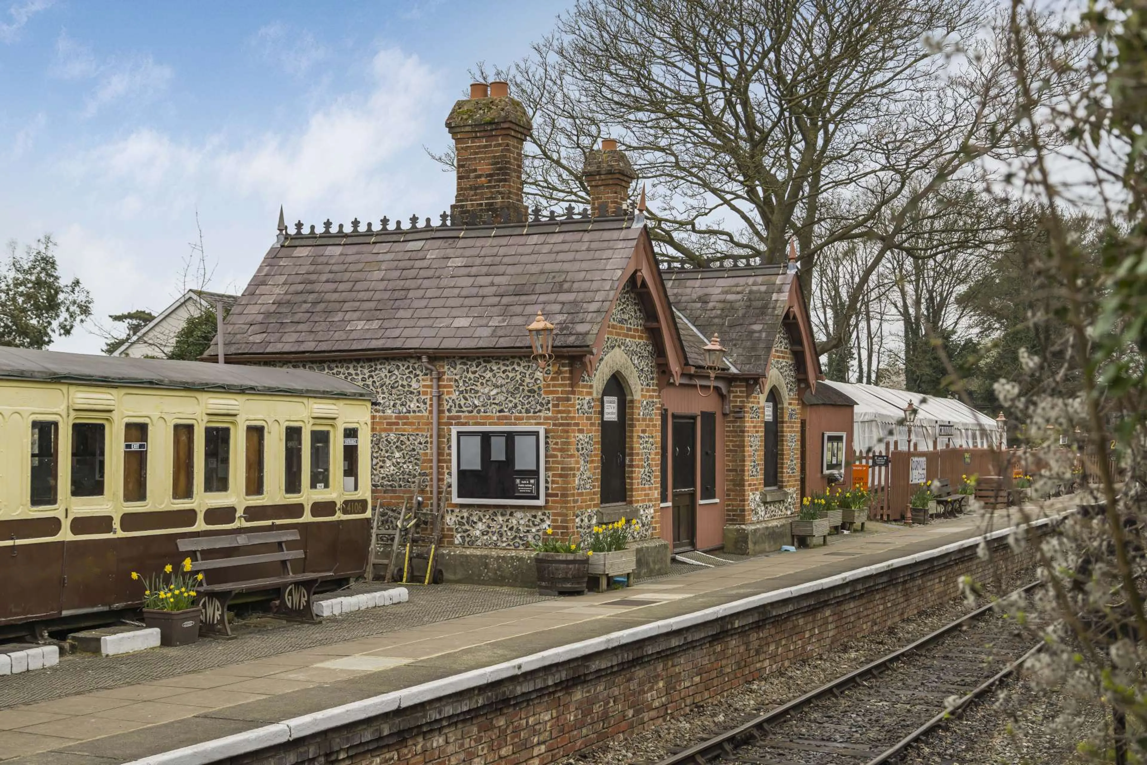 https://mr1.homeflow-assets.co.uk/files/media/image/0000/0000/b3cfb2d9bca9f346f9bf0dc5a06ec263/Chinnor-min.jpg