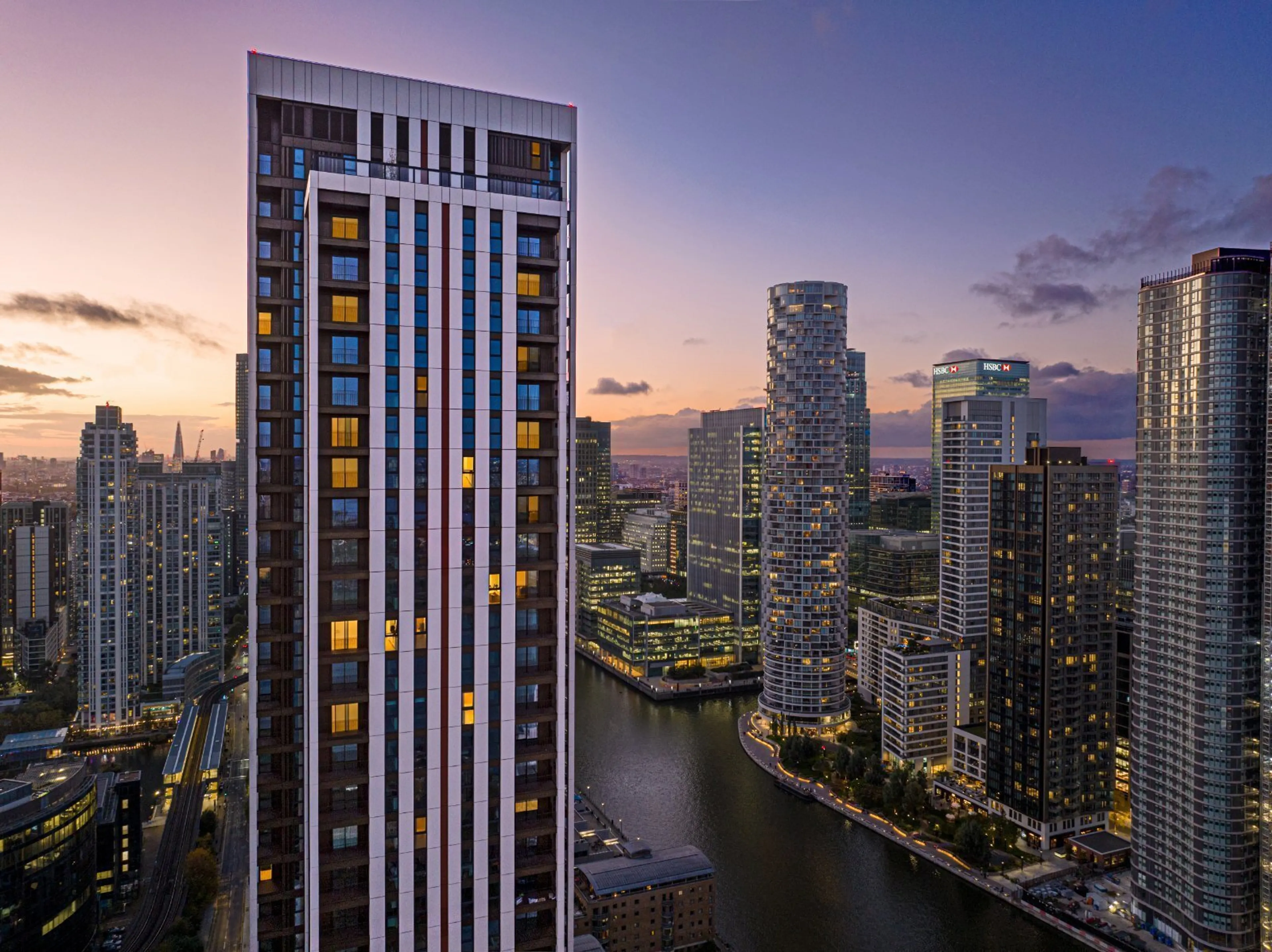 https://mr1.homeflow-assets.co.uk/files/media/image/0000/0000/bedf4e29c07c62d4bd8f64f5bf977d58/new-thames.jpg