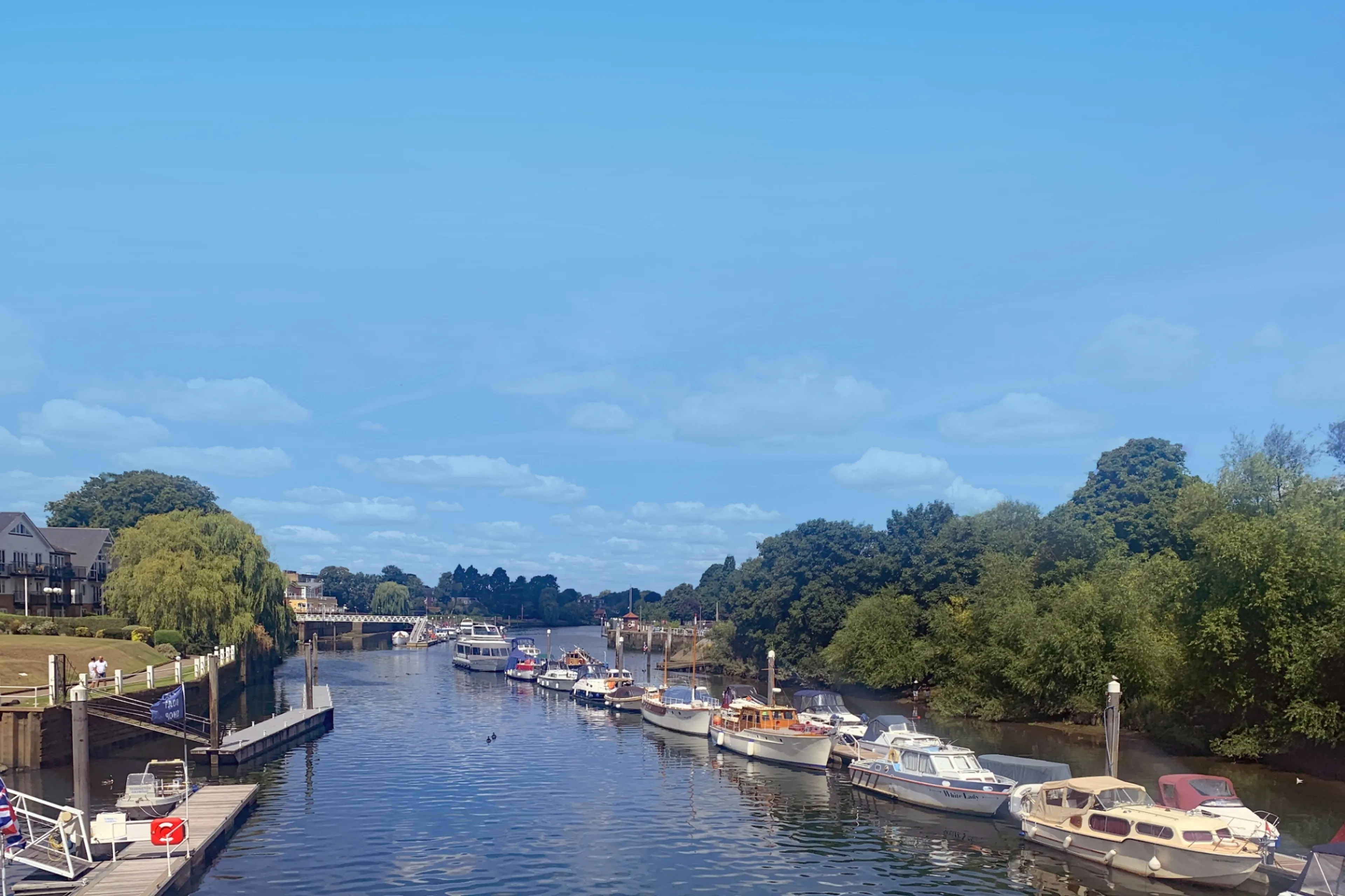 https://mr1.homeflow-assets.co.uk/files/media/image/0000/0000/ea683babc59f2b1c91130414bc90380e/Teddington-2.jpg