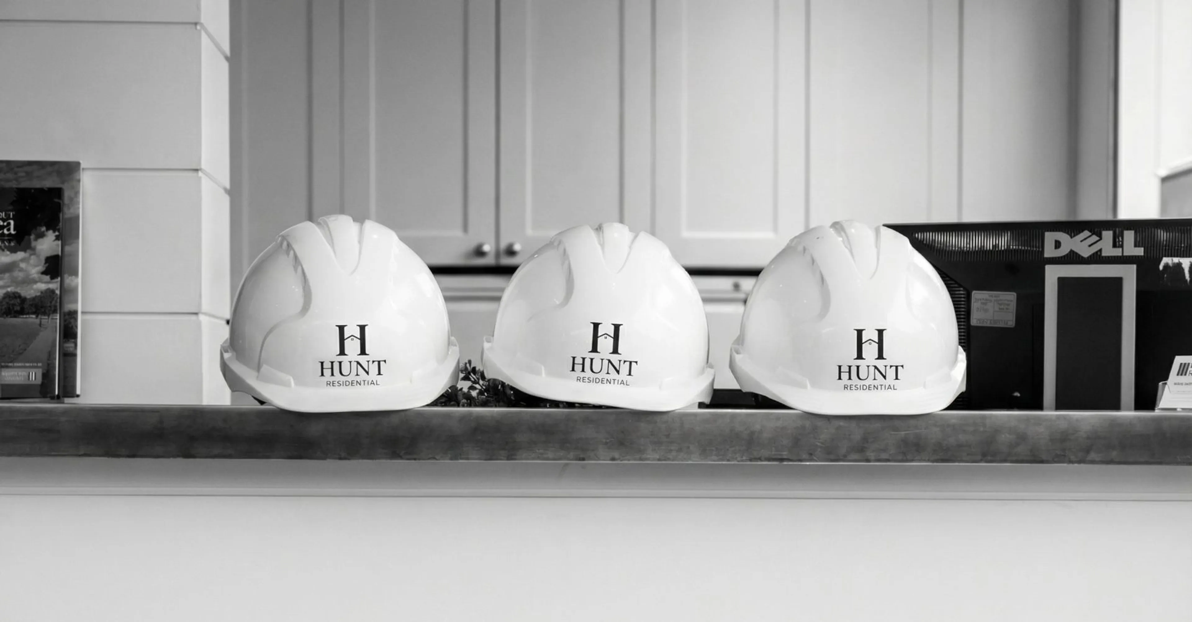 https://mr1.homeflow-assets.co.uk/files/media/image/0000/0000/f103cbb5b321c6fcb13fc5ae052a5687/Land-and-New-Homes-main-pic-min.jpg