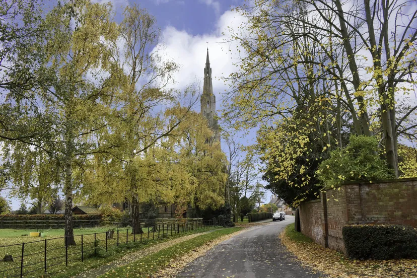 https://mr1.homeflow-assets.co.uk/files/media/image/0000/0000/3c04a34755383ff18ed6335150970723/CarltononTrent(4).jpg