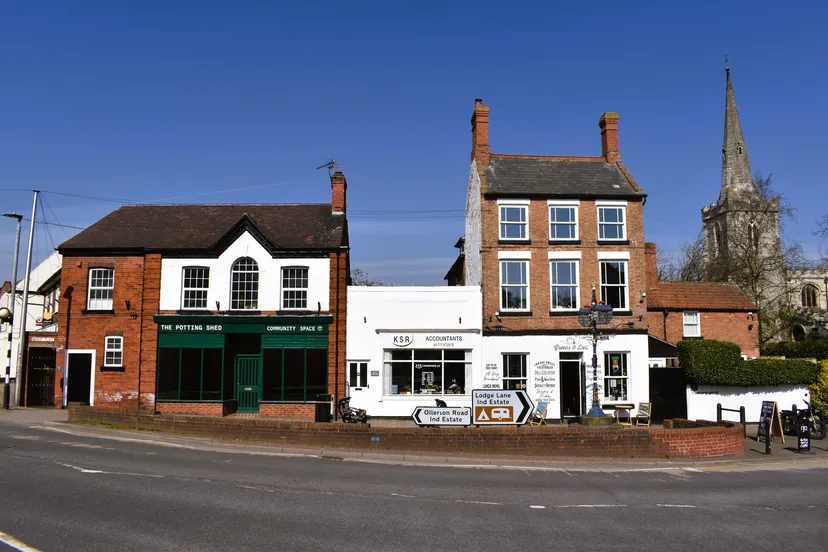 https://mr1.homeflow-assets.co.uk/files/media/image/0000/0000/4aafd3bd9c33822cf5783cd4b54c3114/Tuxford3.JPG