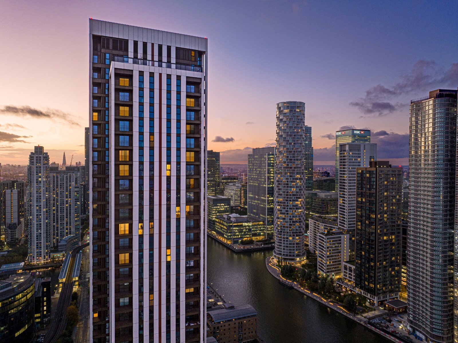 https://mr1.homeflow-assets.co.uk/files/media/image/0000/0000/bedf4e29c07c62d4bd8f64f5bf977d58/new-thames.jpg