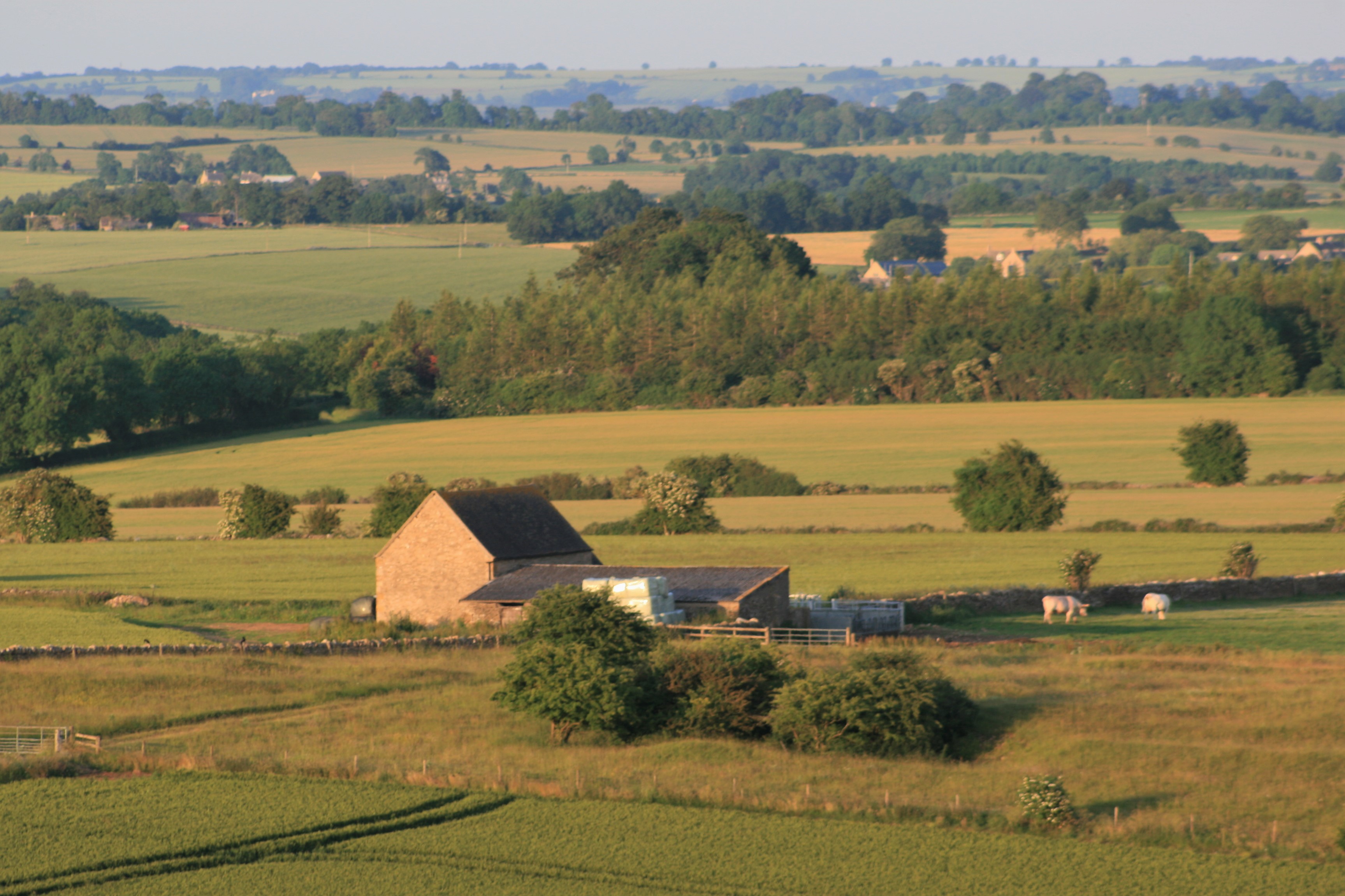 https://mr1.homeflow-assets.co.uk/files/media/image/0000/0000/e7a3a5d7b9c6ab0e0293aab69ab54fc2/Barn.JPG