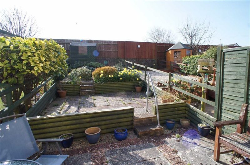 2 bedroom property for sale in Highworth £184,950