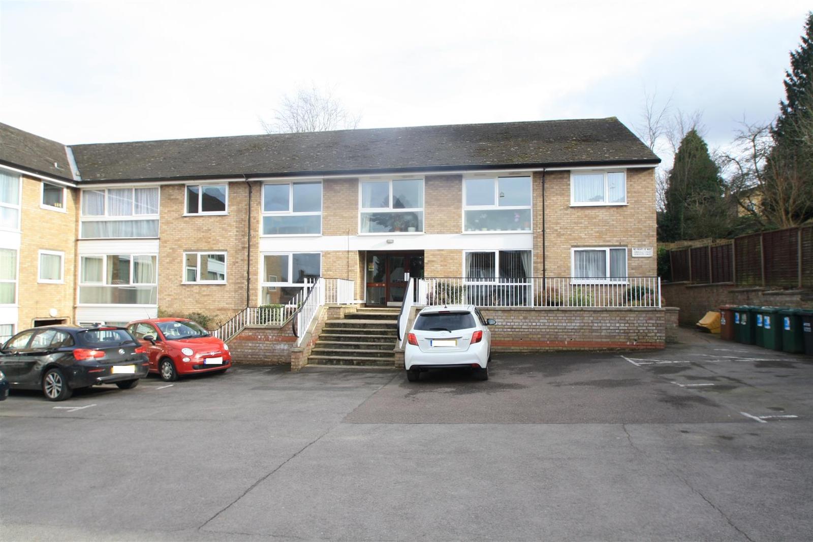 2 bedroom property for sale in Blacketts Wood Drive, Chorleywood, Rickmansworth Offers in