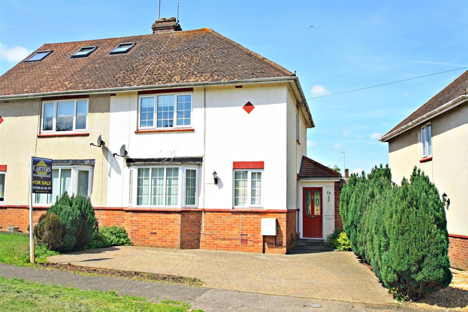 3 bedroom property for sale in Chestnut Crescent, Bletchley, Milton