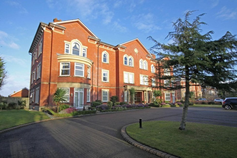 2 bedroom property for sale in Westcliffe Road, Birkdale, Southport