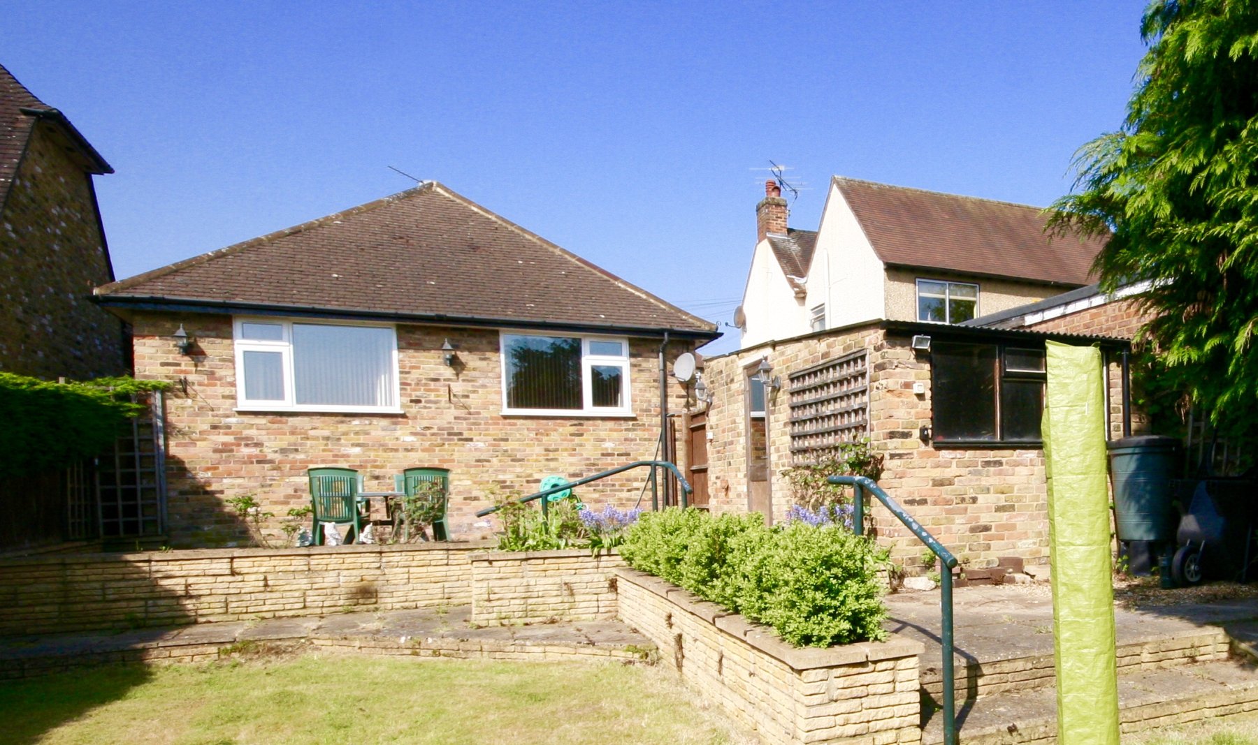 2 bedroom property for sale in Chalfont St Peter £465,000