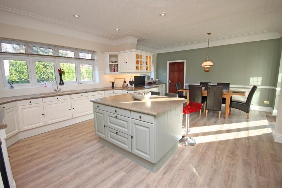 5 bedroom property for sale in Waterloo Road, Birkdale, Southport, PR8