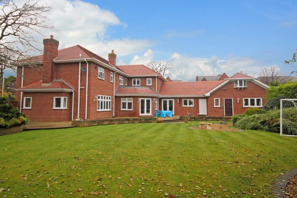 5 bedroom property for sale in Waterloo Road, Birkdale, Southport, PR8