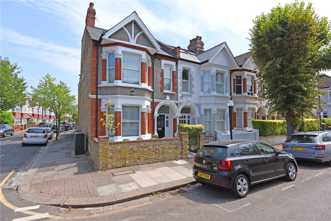 3 bedroom property for sale in Pulborough Road, Southfields, London, SW18 £1,150,000