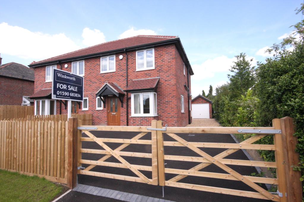 3 bedroom property for sale in Manchester Road, Sway, Lymington, SO41