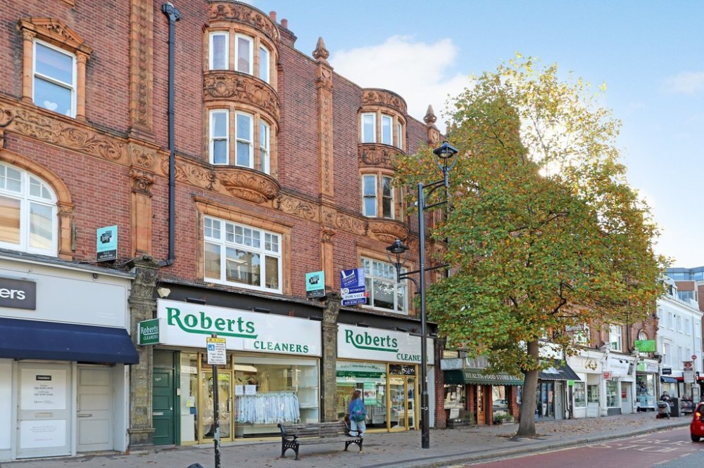 1 bedroom property for sale in Claremont Road, Surbiton £235,000