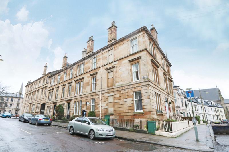 3 bedroom apartment for sale in Lansdowne Crescent, Kelvinbridge