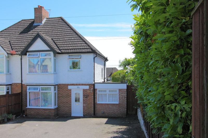 4 bedroom property for sale in Salisbury Road, Andover, SP10 2LL