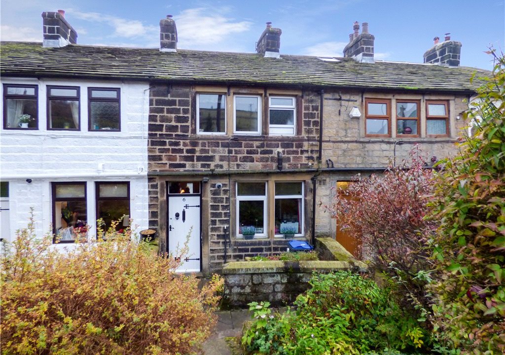 2 bedroom property for sale in Spring Row, Oxenhope, Keighley, BD22 £