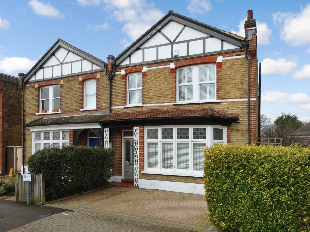 4 bedroom property for sale in Clock House Road, Beckenham, Kent, BR3