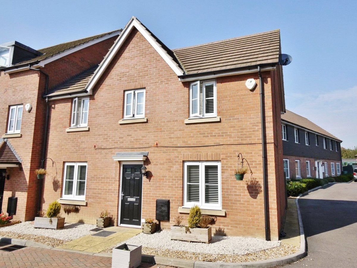 3 bedroom property for sale in Victoria Road, Ongar, Essex, CM5 Guide price £400,000 Balgores