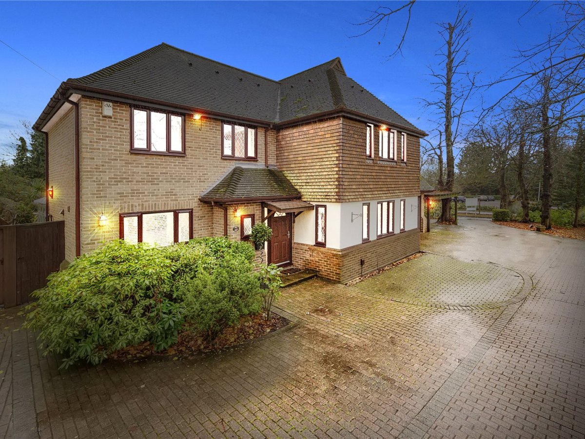 5 bedroom property for sale in Hall Lane, Upminster, RM14 Guide price