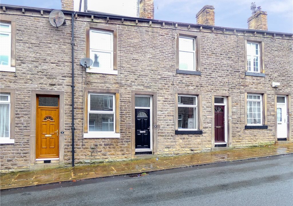 2 bedroom property to let in Norman Street, Bingley, West Yorkshire