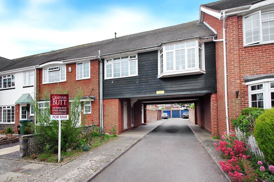 2 bedroom property for sale in The Street, East Preston, West Sussex