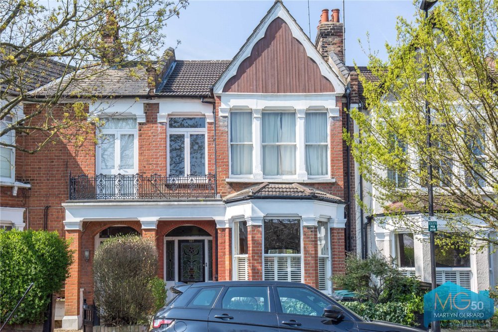 2 bedroom property for sale in Muswell Avenue, Muswell Hill, London