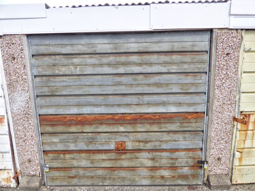 3 Bedroom Property For In Kingston Close Halifax West