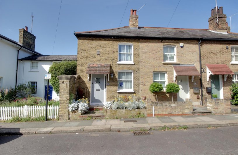 2 bedroom property for sale in Vicars Moor Lane, London £665,000