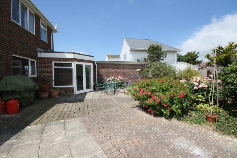 4 bedroom property for sale in Old Fort Road, ShorehamBySea £799,950
