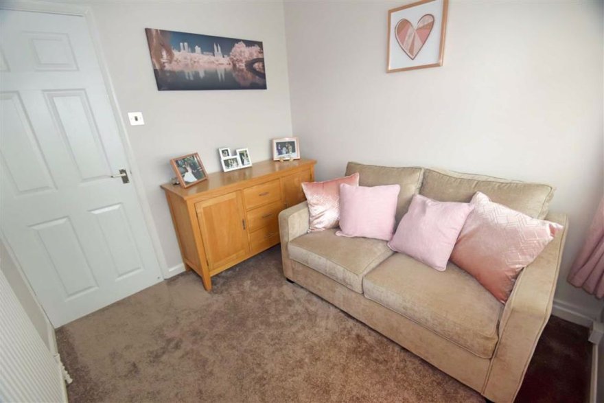 3 bedroom property for sale in Thorndale, Sutton Park, Hull, HU7 £150,000