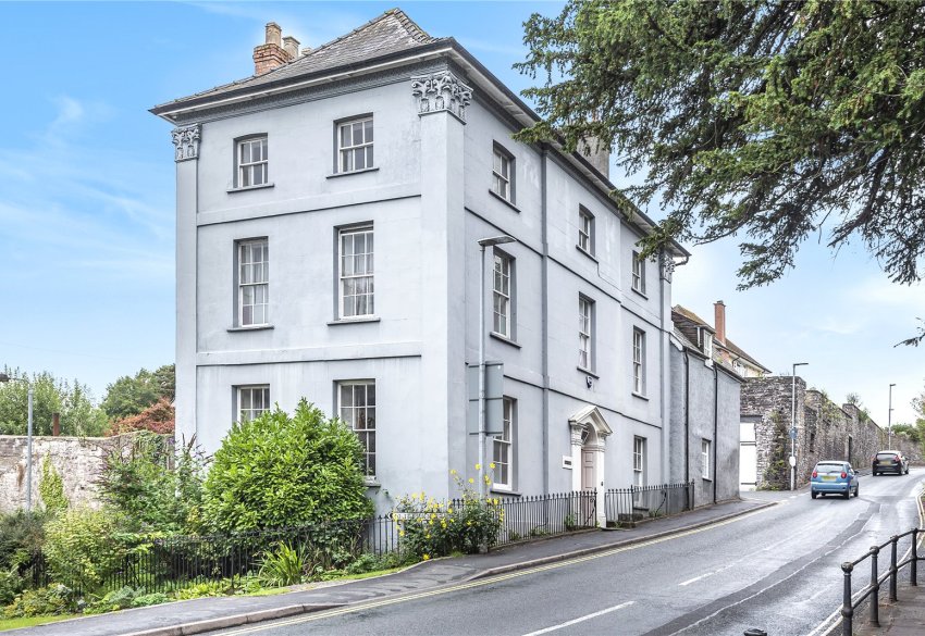 9 bedroom property for sale in Priory Hill, Brecon, Powys, LD3 Guide