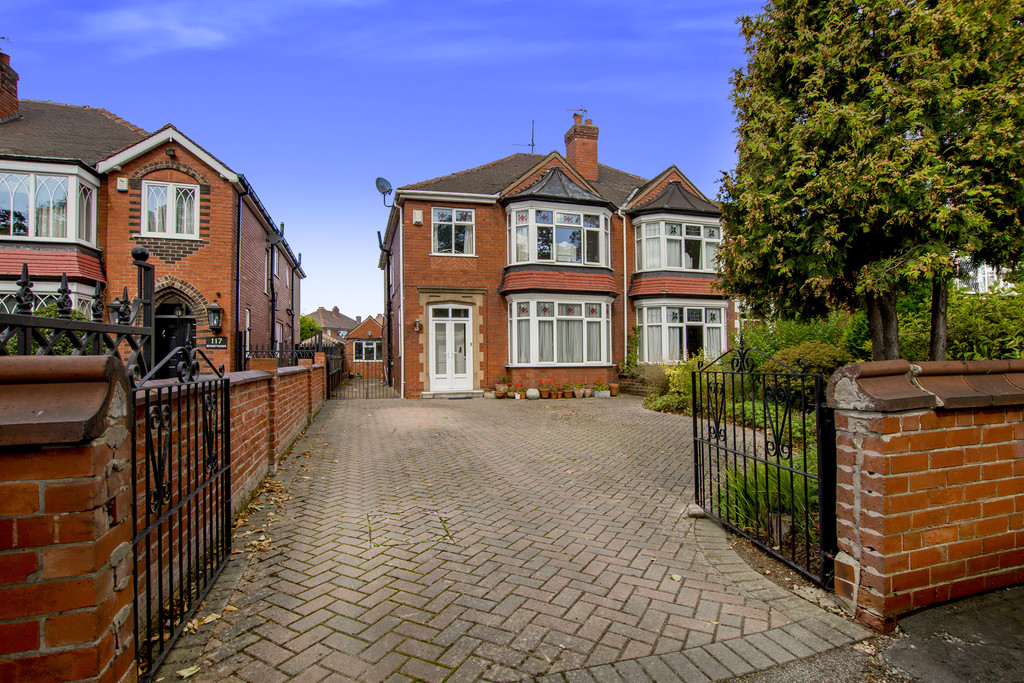 4 bedroom property for sale in Doncaster Guide price £