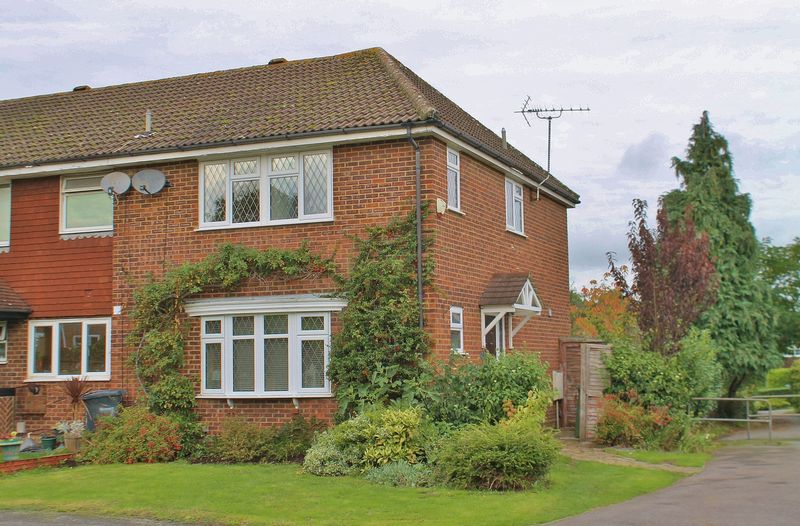 3 bedroom property for sale in Merrow, Guildford £425,000