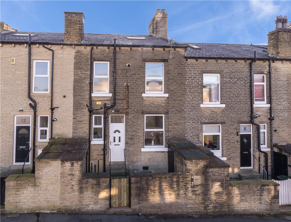 4 bedroom property for sale in Aire Street, Crossflatts, Bingley, BD16