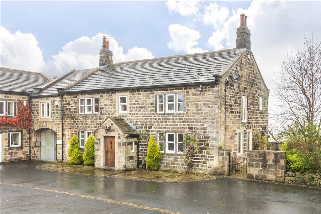 4 bedroom property to let in Thorpe Lane, Little Hawksworth, Guiseley