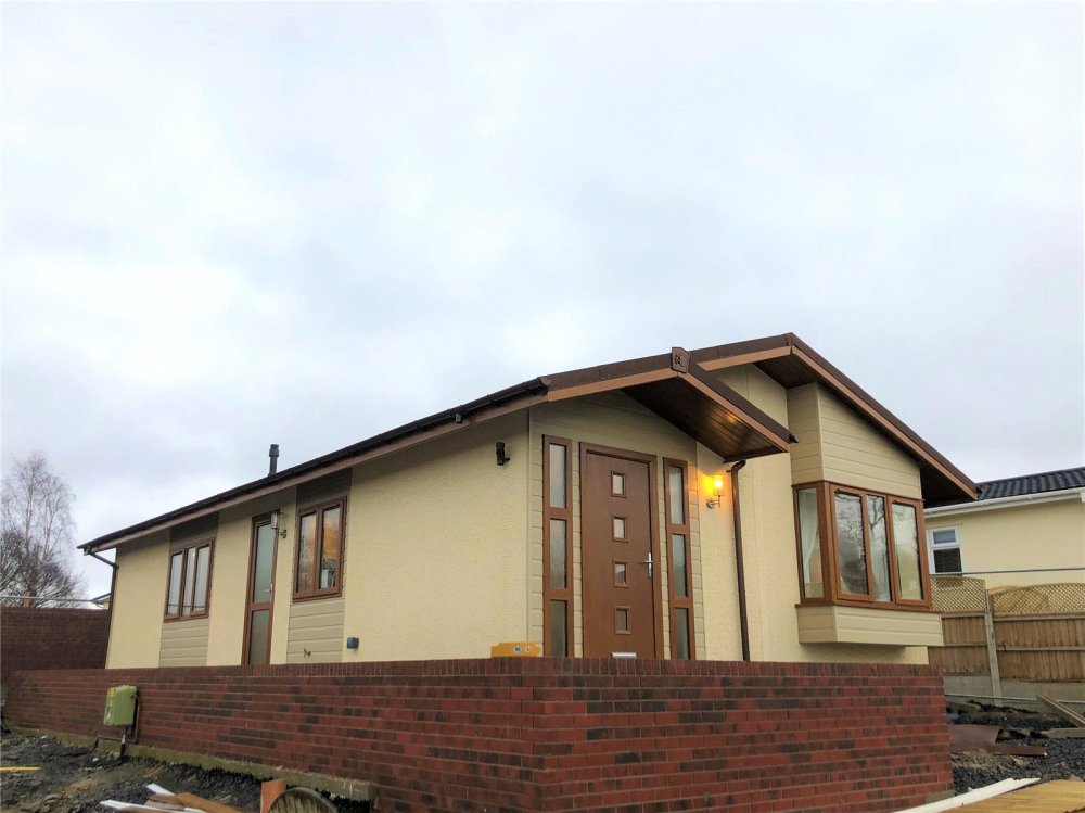 2 bedroom property for sale in Tavern Park, Powys, SY21 £139,950