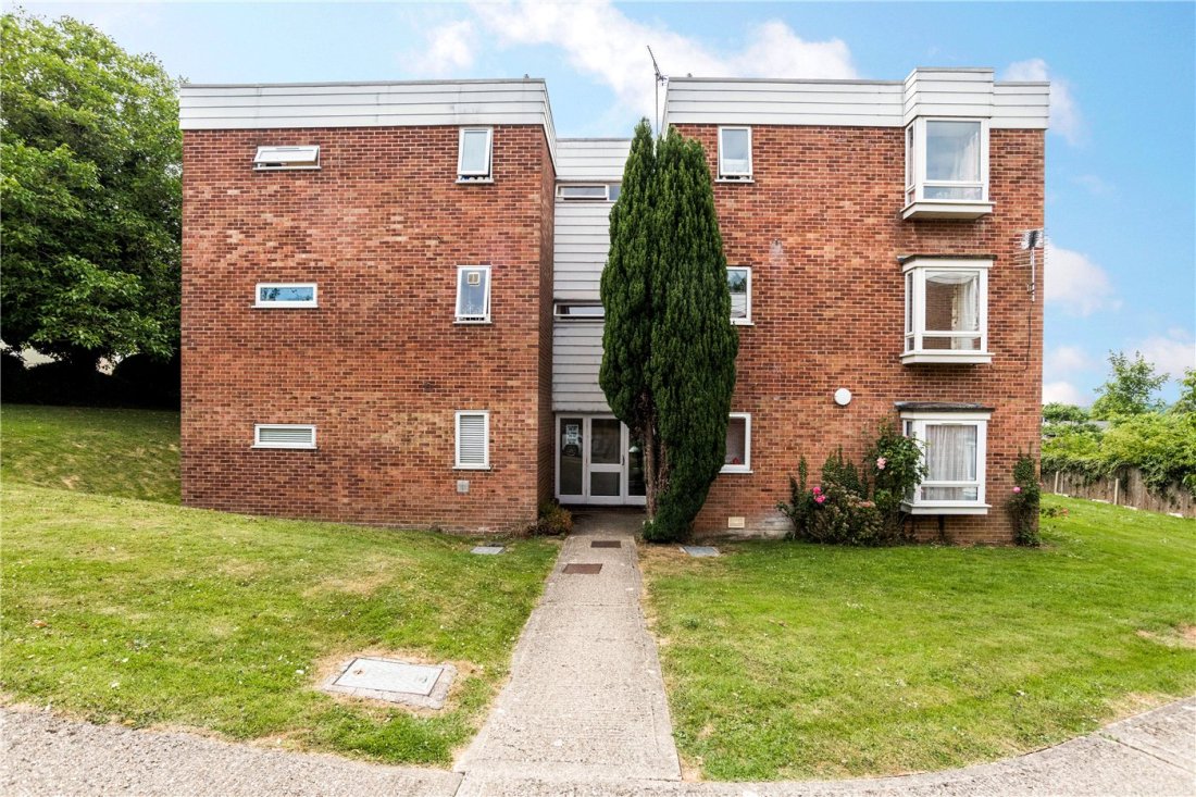 1 bedroom property to rent in Firgrove Court, Hungerford, Berkshire