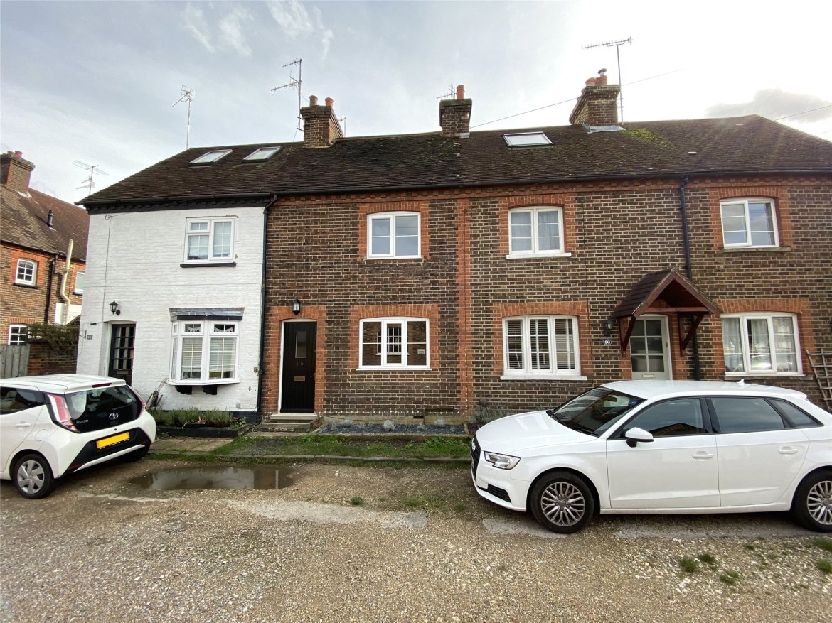 2 bedroom property to let in Ansell Road, Dorking, Surrey, RH4 £1150 pcm