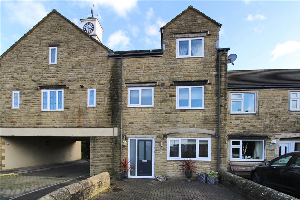 4 bedroom property for sale in Carleton Avenue, Skipton, North