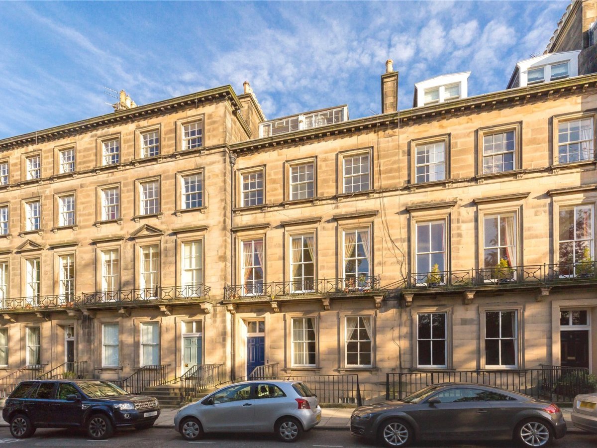 2 bedroom apartment to let in Oxford Terrace, West End, EH4. Rettie & Co