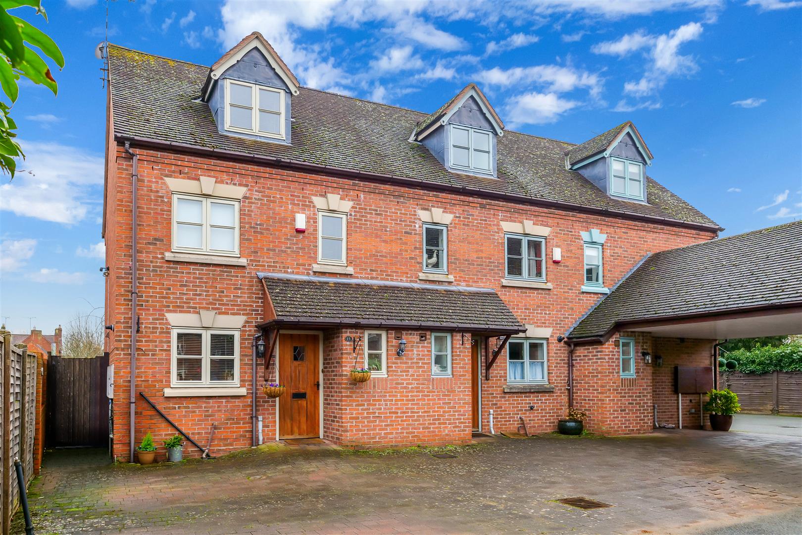 3 bedroom property for sale in Abbey Mews, Alcester £270,000
